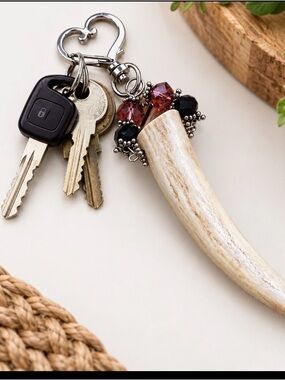 Elegant Silver and Brown Key Holder